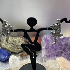 3.6.26-22 JJ Jonette Whimsical Silver Pewter Cat 🐈‍⬛ Post Earrings